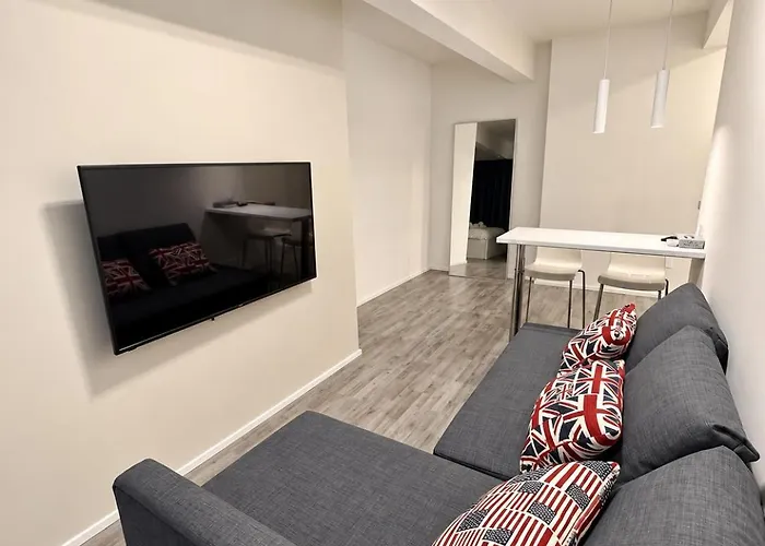 Apartment Cozy Design In Porta Maggiore. *